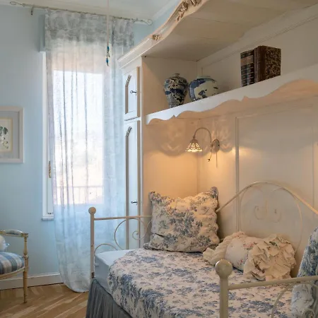 Pieds Dans L'eau By Interhome ريفا ليجوري
