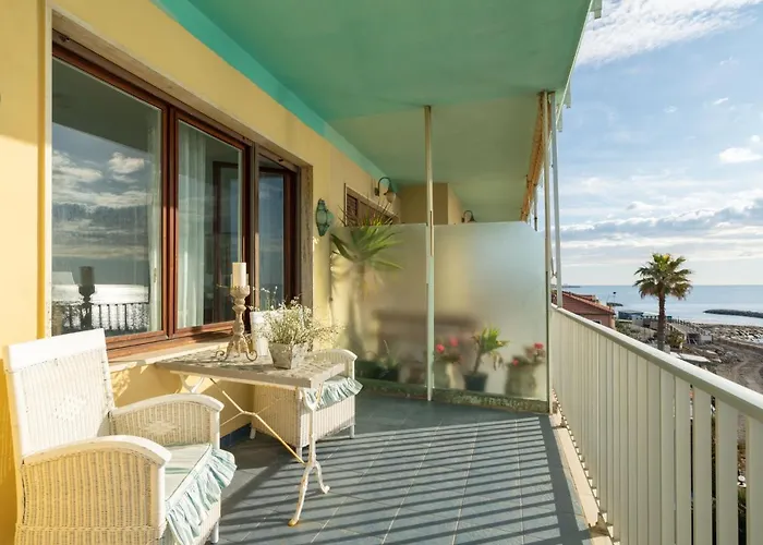 Pieds Dans L'eau By Interhome